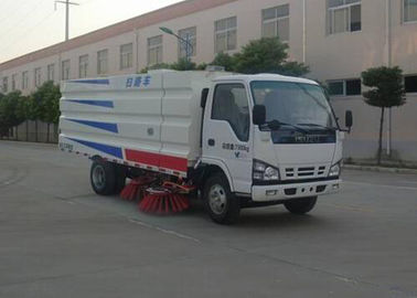 China Hochdruckwasserkreislauf-Straßen-Kehrmaschine-LKW 4x2 5500 Liter für ISUZU fournisseur