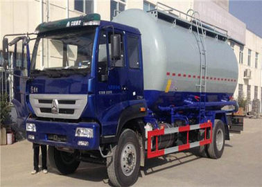 China Rad-Zement-transportierende LKWs HOWO 6, Massen-Tankwagen-hohe Sicherheit/Zuverlässigkeit 4x2 10m3 fournisseur