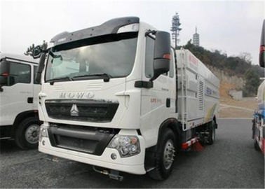 China HOWO LHD 4000 L Mülleimer-Straßenfeger-LKW, Straßen-Reinigungs-LKW-nasse Art/trockene Art fournisseur