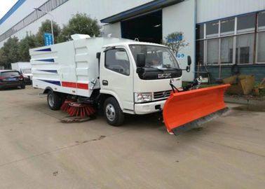 China Dongfeng-Vakuumstraßen-Kehrmaschine-LKW 8000 Liter 4x2 6x4 8x4 mit Schnee-Schaufel fournisseur