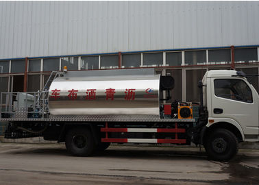 China Asphalt-Flecken-LKW-Bitumen-Sprüher-Straßenbau-Straßenbetoniermaschine 8.2CBM 4x2 fournisseur
