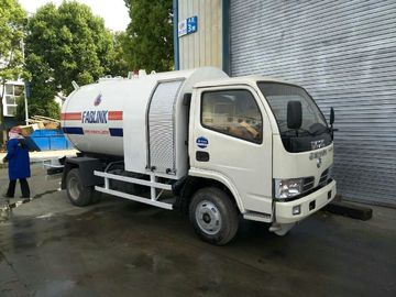 China 5M3 2,5 Bobtail LPG-Tonnen LKW-5000L 2.5T CSCBOB mit füllenden Zylindern LPG fournisseur